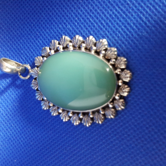 Aventurine Pendant in Sterling Silver - Picture 3 of 4